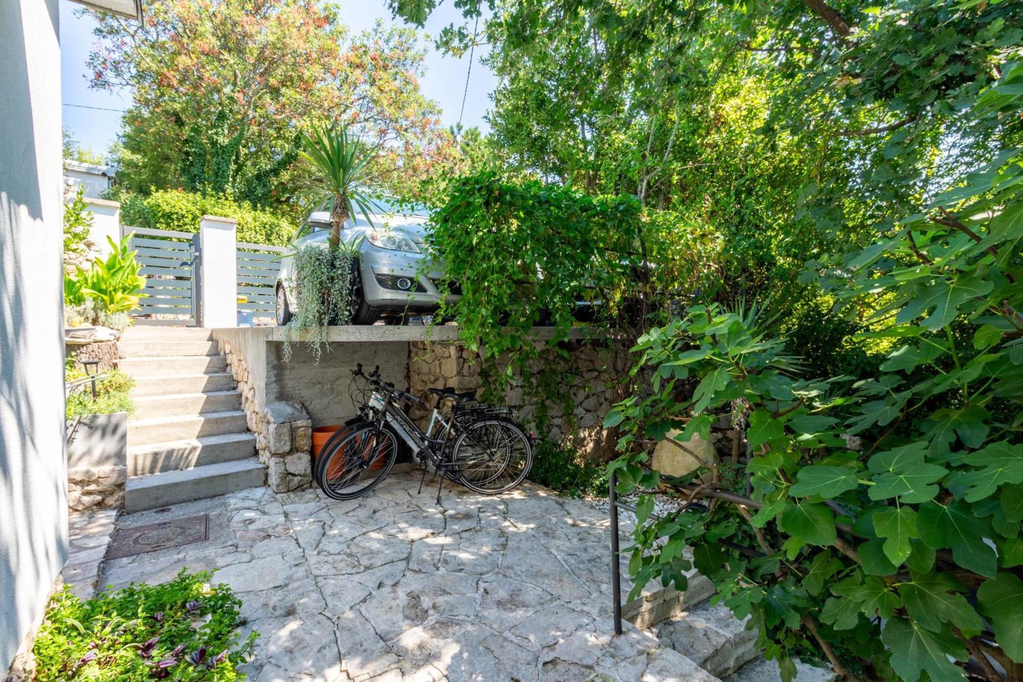Artistic Beach House With Pool ヤドラニヴォ エクステリア 写真